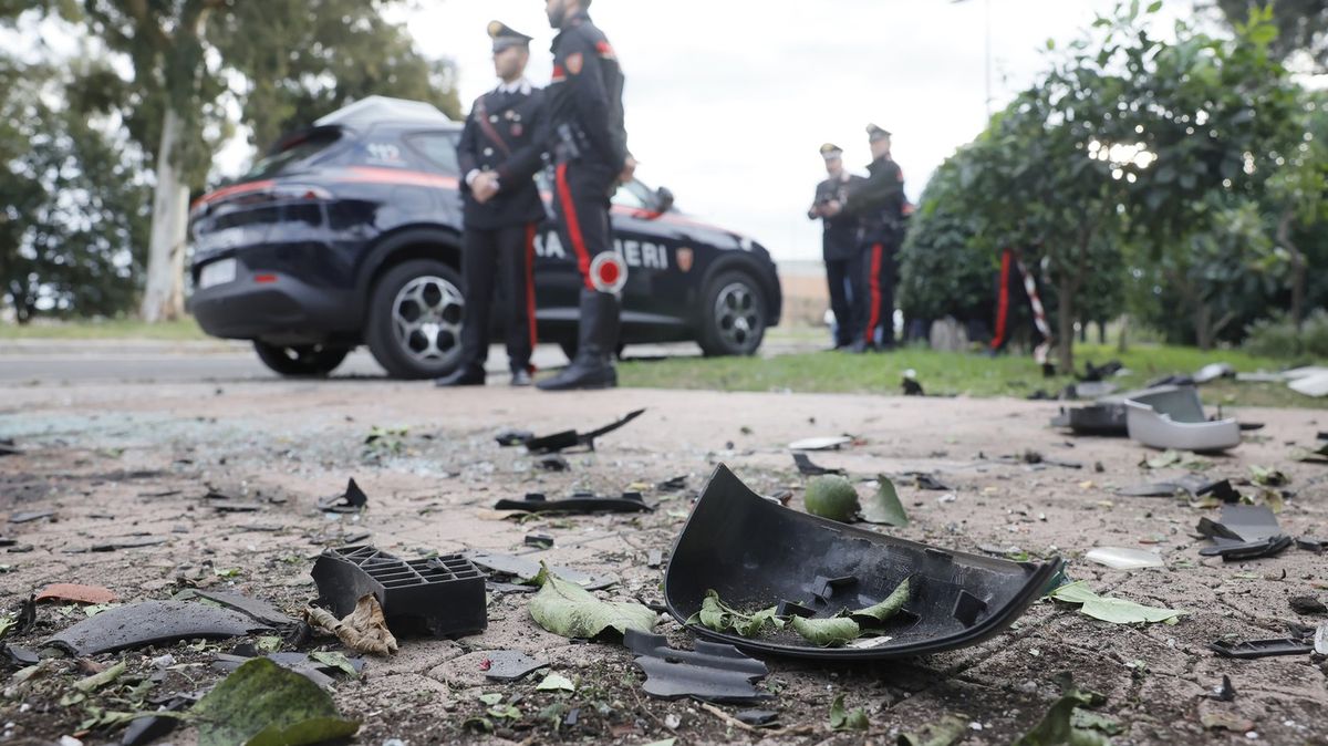 V Římě vybuchlo auto novináře, kterému vyhrožuje mafie